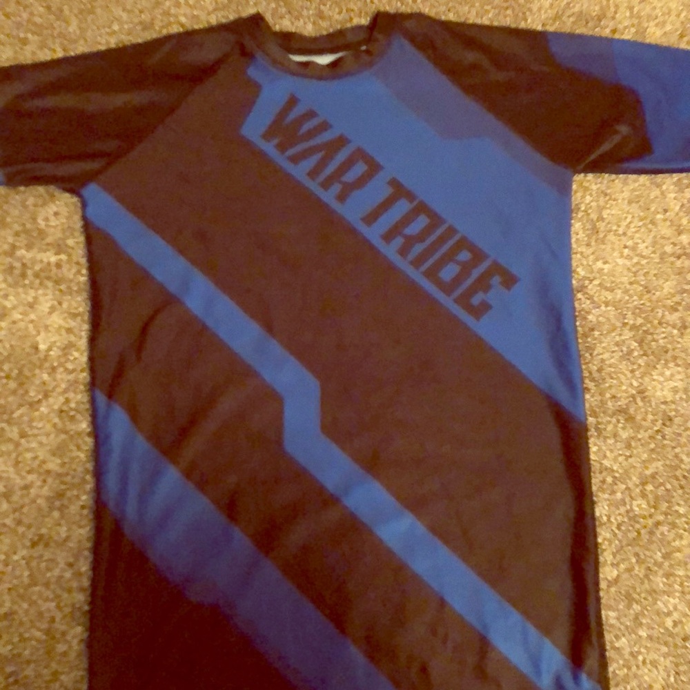 War Tribe Rash Guard sz. L